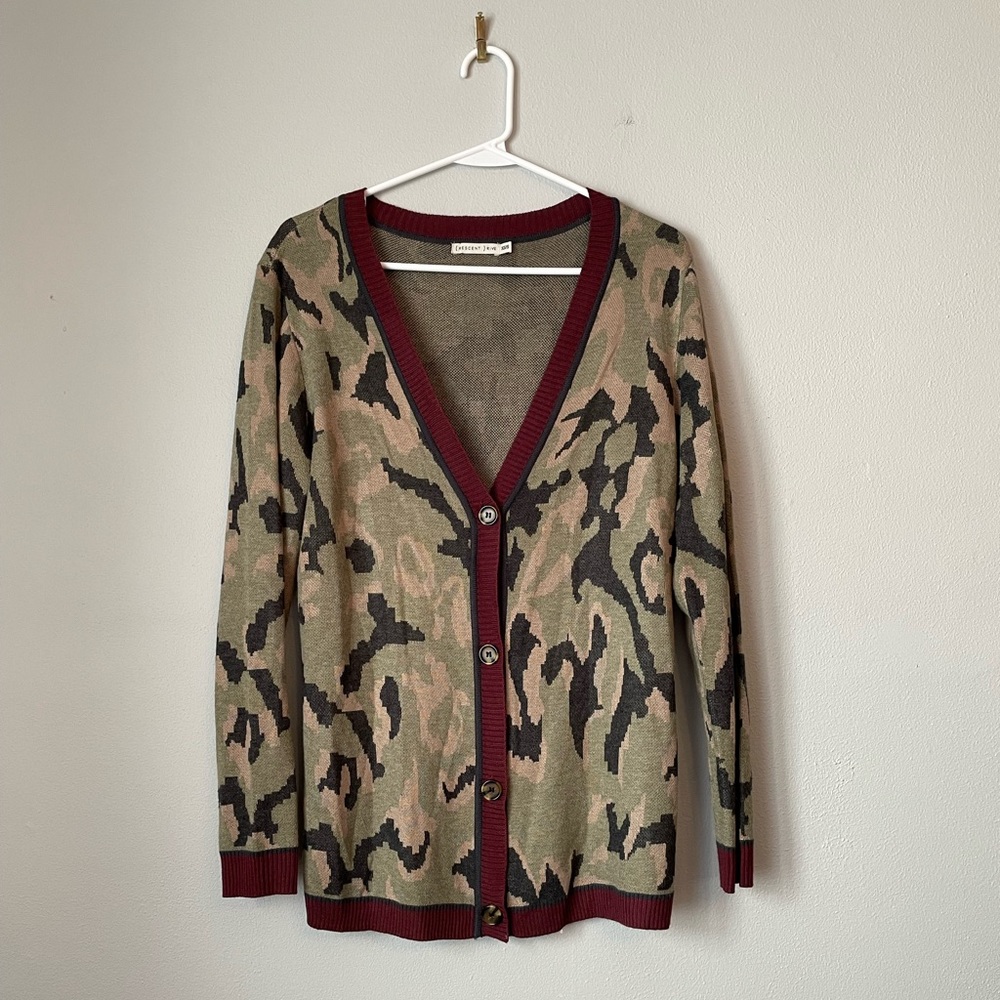 Crescent Drive Women's Green Camo with Maroon Trim Cardigan XS/S